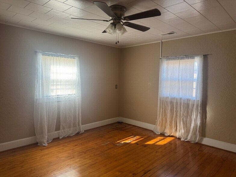 More Photos Of 8385 AL Highway 144, Alexandria Office Residential For Sale