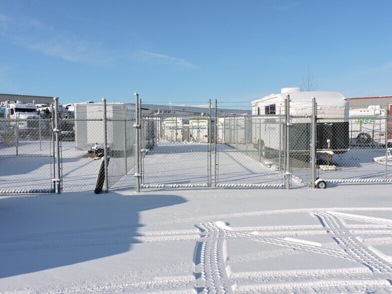 More Photos Of 7471 Edgar Industrial Bnd, Red Deer Warehouse For Lease