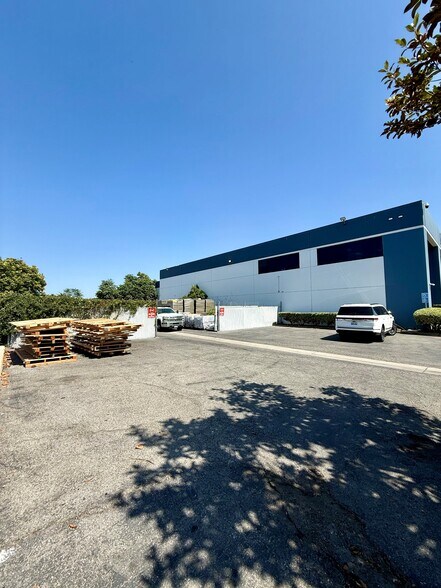 More Photos Of 6323-6421 E Alondra Blvd, Paramount Warehouse For Lease