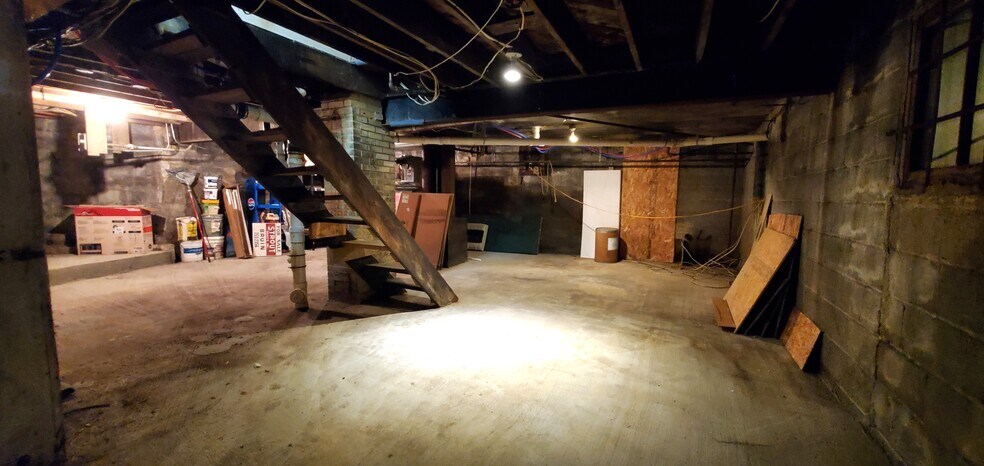 More Photos Of 163 Main St, Bruin Freestanding For Sale