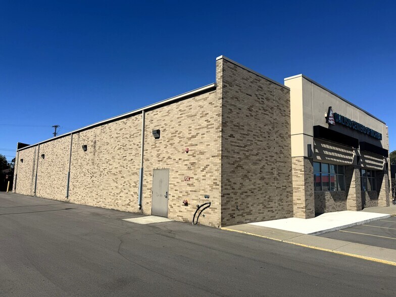 More Photos Of 24931 Kelly Rd, Eastpointe Drugstore For Sale