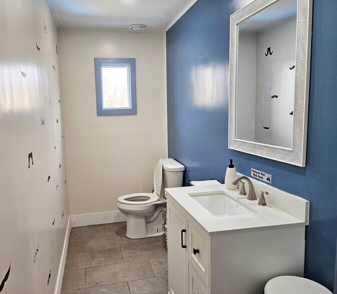 More Photos Of 10 McGillis Ave, Lake George Restaurant For Sale