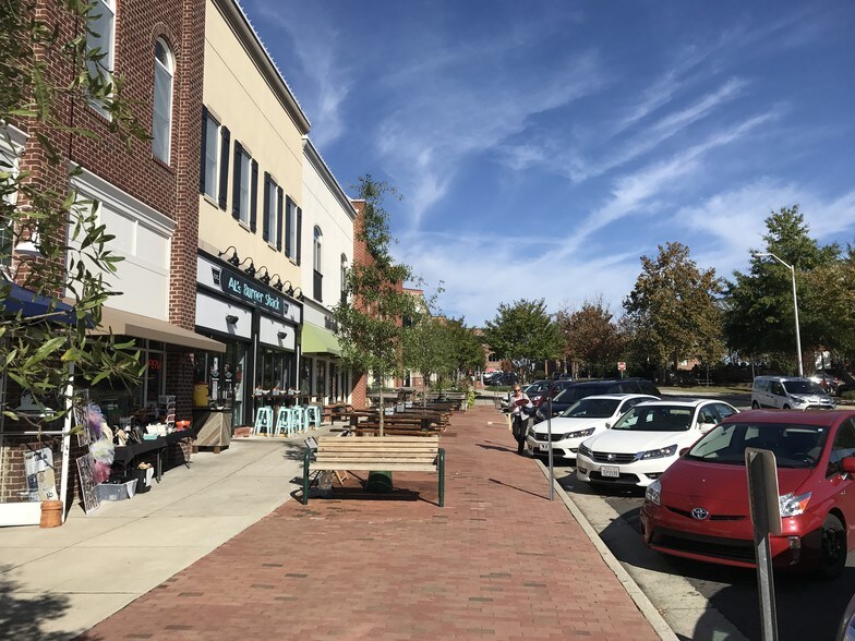 More Photos Of 400 Market St, Chapel Hill Office For Lease