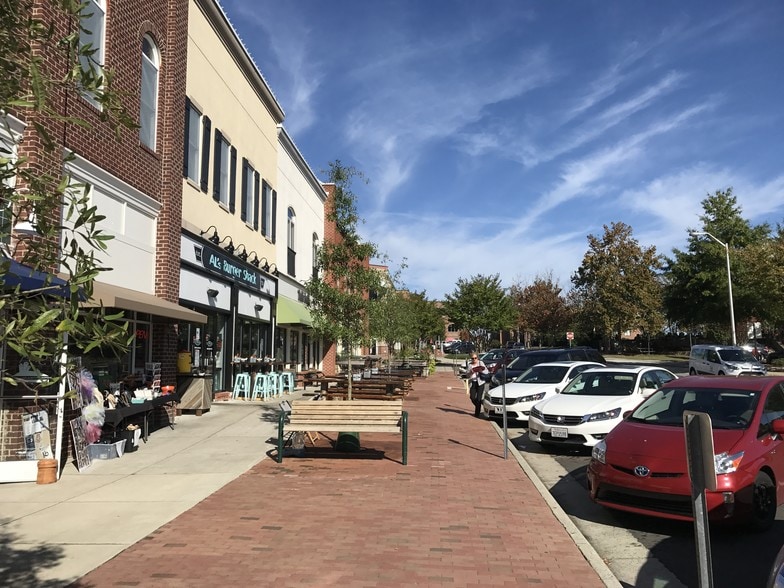 More Photos Of 400 Market St, Chapel Hill Office For Lease