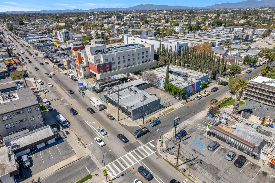 More Photos Of 11119-11123 Burbank Blvd, North Hollywood Storefront Retail Office For Lease