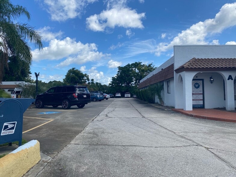 More Photos Of 6239 Edgewater Dr, Orlando Office For Lease