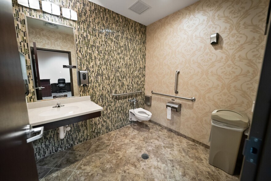 More Photos Of 6001 W Van Horn Tavern Rd, Columbia Office For Lease