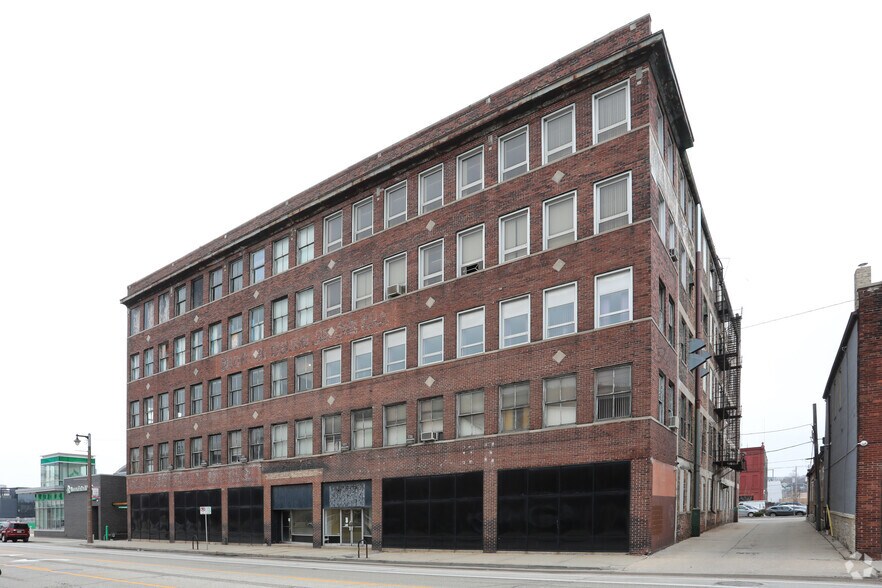 More Photos Of 1311-1325 N Dr Martin Luther King Dr, Milwaukee Warehouse For Sale