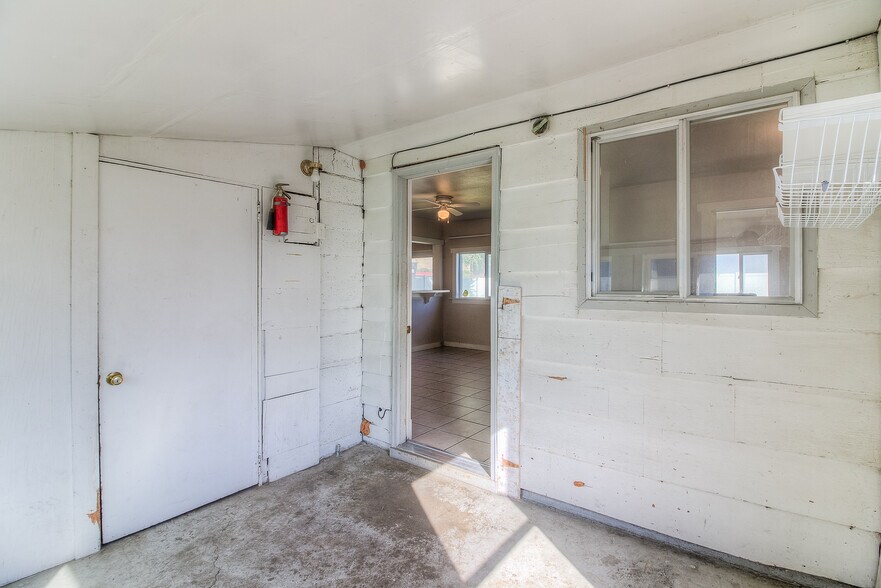 More Photos Of 2310 Terrace Heights Dr, Yakima Flex For Sale