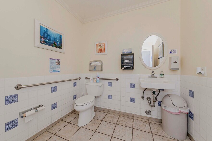 More Photos Of 1629 Crenshaw Blvd, Torrance Office Residential For Sale