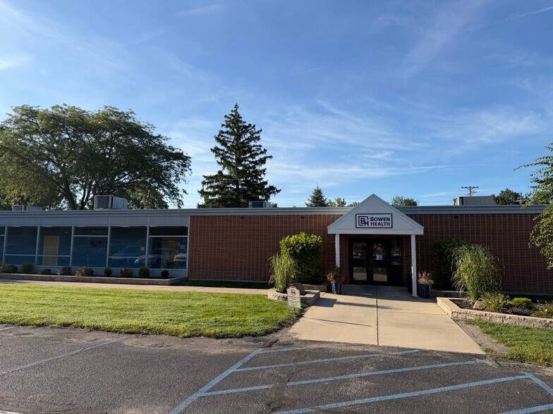 More Photos Of 255 N Miami St, Wabash Medical For Sale
