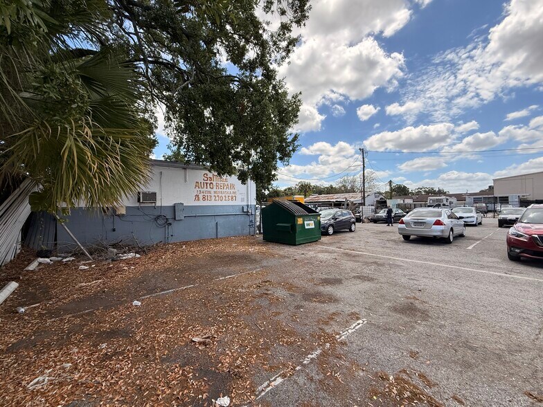 More Photos Of 13413 N Nebraska Ave, Tampa Auto Repair For Lease