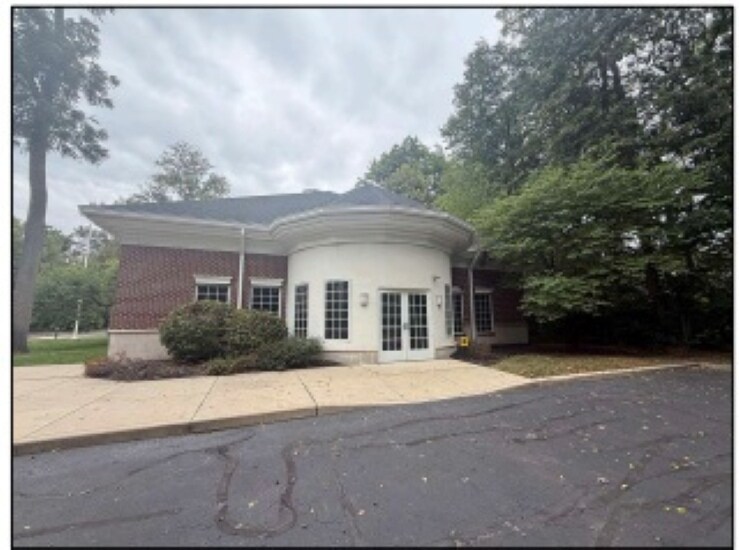 More Photos Of 1771 Indian Wood Cir, Maumee Office For Sale