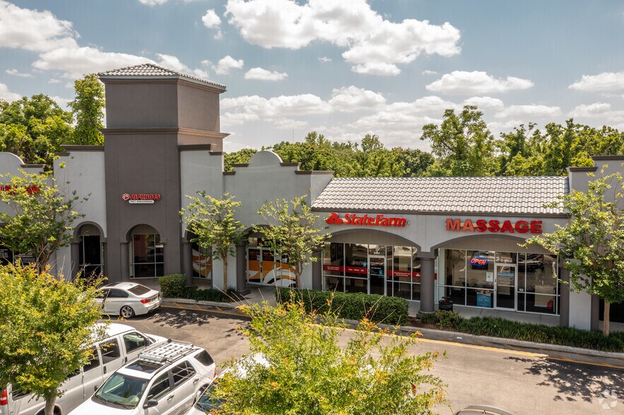 More Photos Of 9428-9470 W Colonial Dr, Ocoee General Retail For Lease