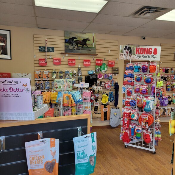 More Photos Of 609 Route 208, Gardiner General Retail For Sale