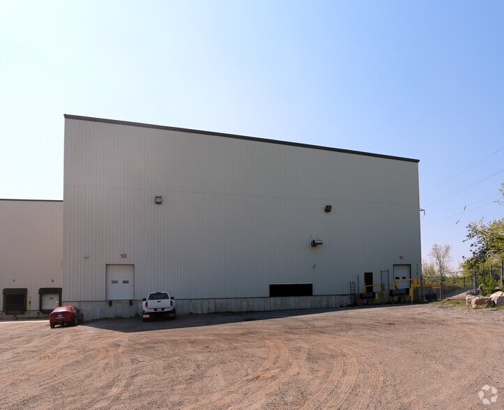 More Photos Of 75 Plant Farm Blvd, Brantford Warehouse For Lease