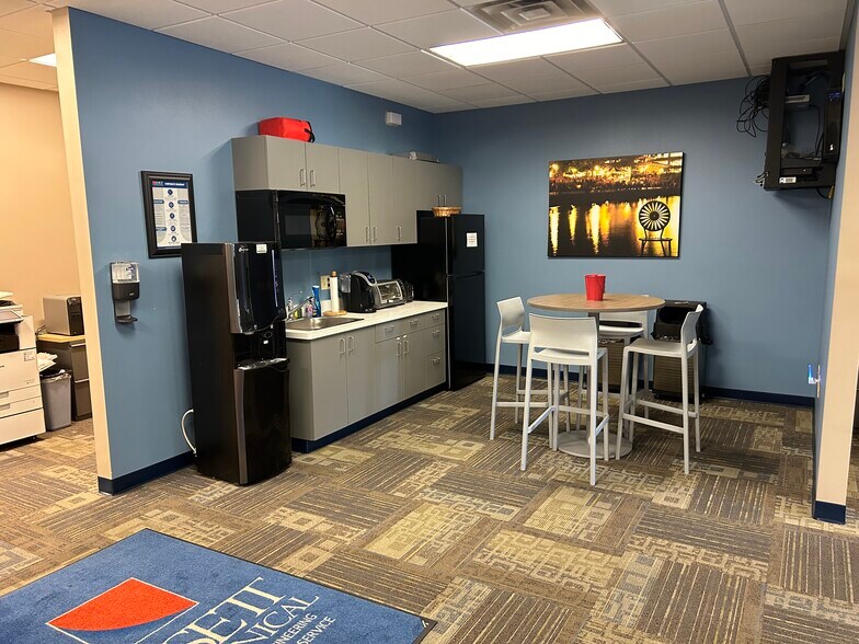 More Photos Of 4017-4027 Owl Creek Dr, Madison Warehouse For Lease