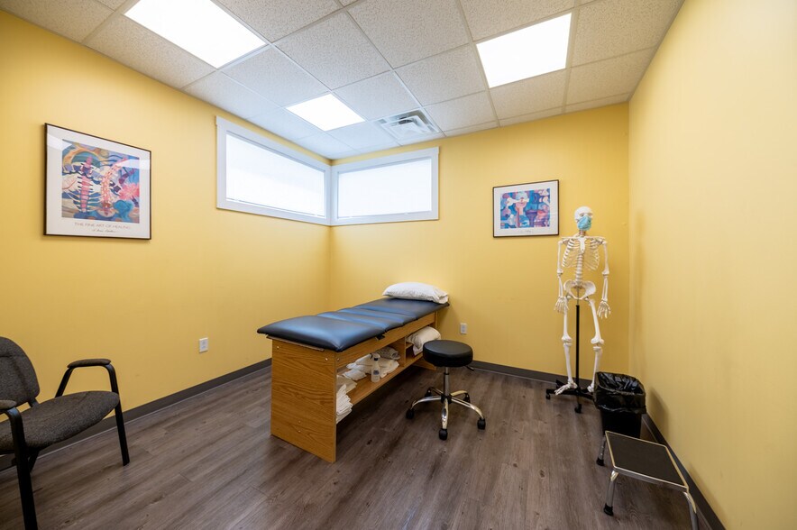 More Photos Of 74 Erin Dr, Morgantown Office For Sale