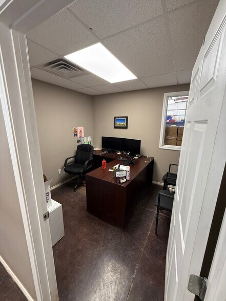 More Photos Of 1006 W County Road 114, Midland Industrial For Lease