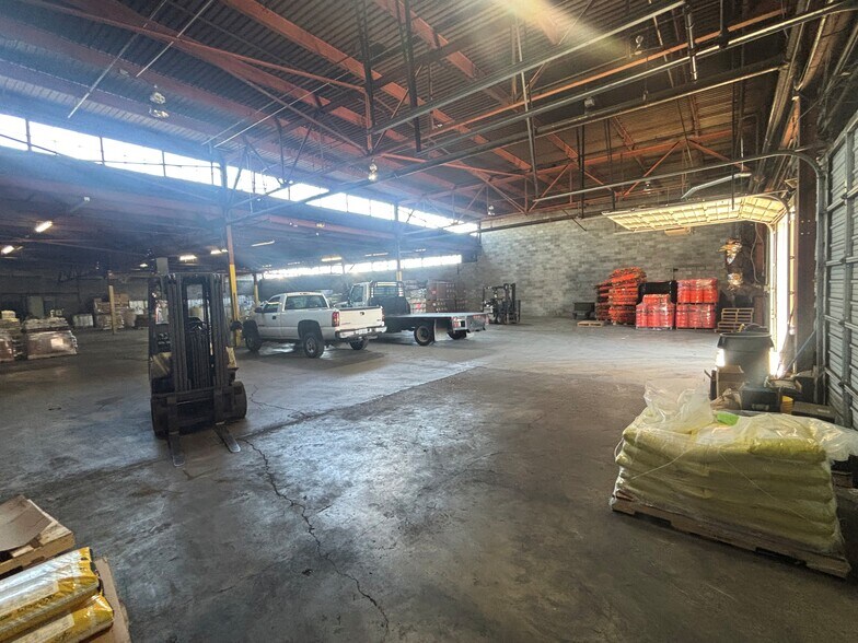 More Photos Of 2461-2517 Bransford Ave, Nashville Distribution For Lease