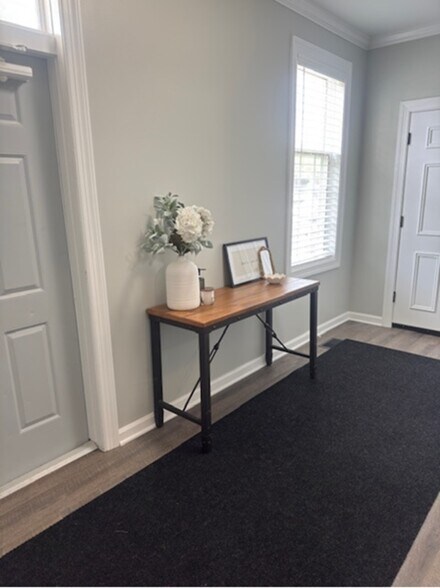 More Photos Of 1624 W Colonial Pky, Palatine Office For Lease