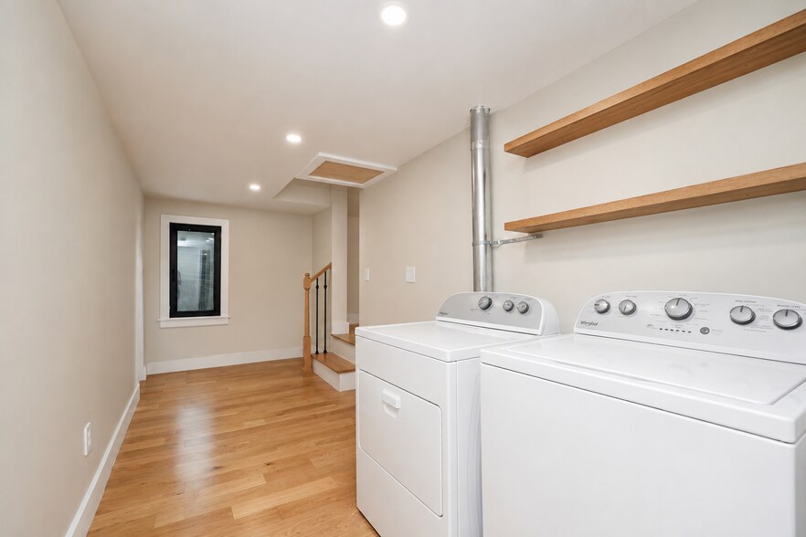 More Photos Of 4254 Arthur Kill Rd, Staten Island Storefront Retail Residential For Sale