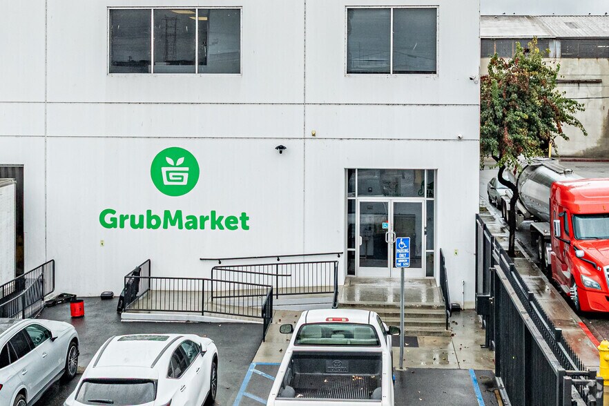 More Photos Of 2590 Harriet St, Vernon Refrigeration Cold Storage For Lease