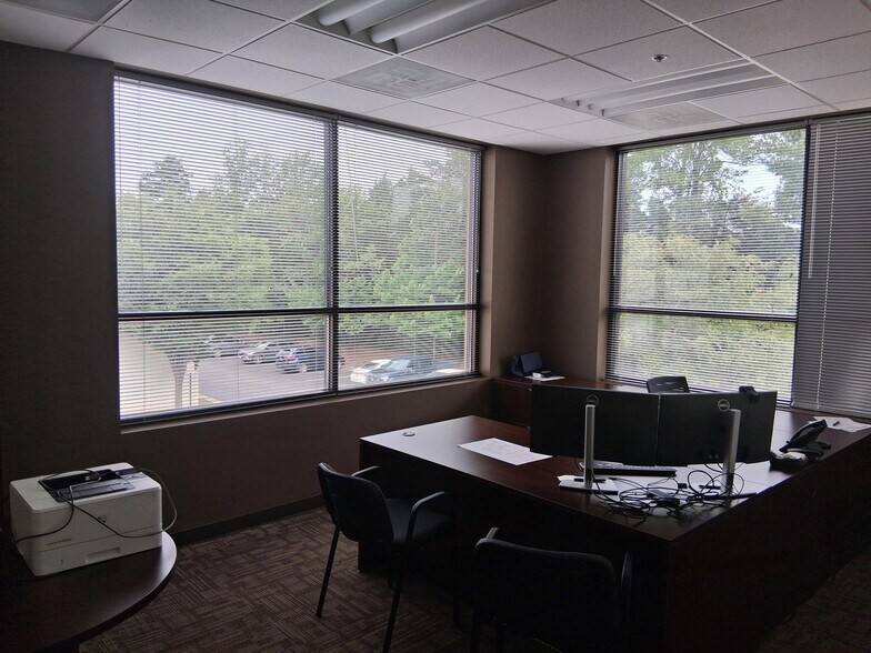More Photos Of 7679 Limestone Dr, Gainesville Light Manufacturing For Sale