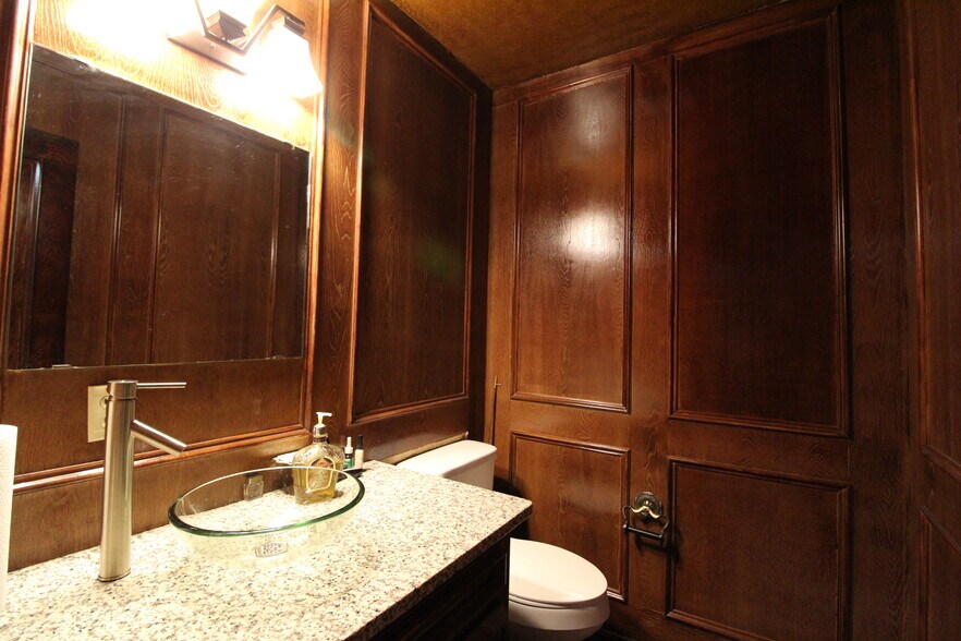 More Photos Of 1221 W University Blvd, Odessa Medical For Sale