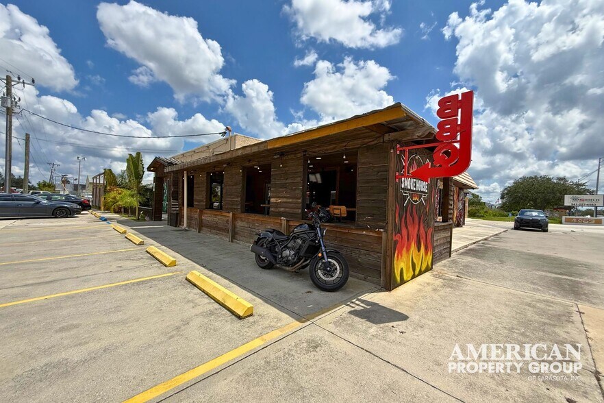 More Photos Of 4571 Clark Rd, Sarasota Restaurant For Sale