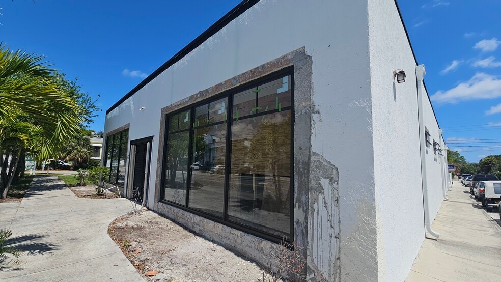More Photos Of 202 N Federal Hwy, Lake Worth Restaurant For Sale