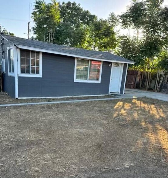 Primary Photo Of 3033 Railroad Ave, Ceres Office For Sale