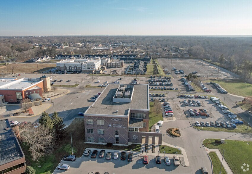 More Photos Of 8433 Harcourt Rd, Indianapolis Medical For Lease