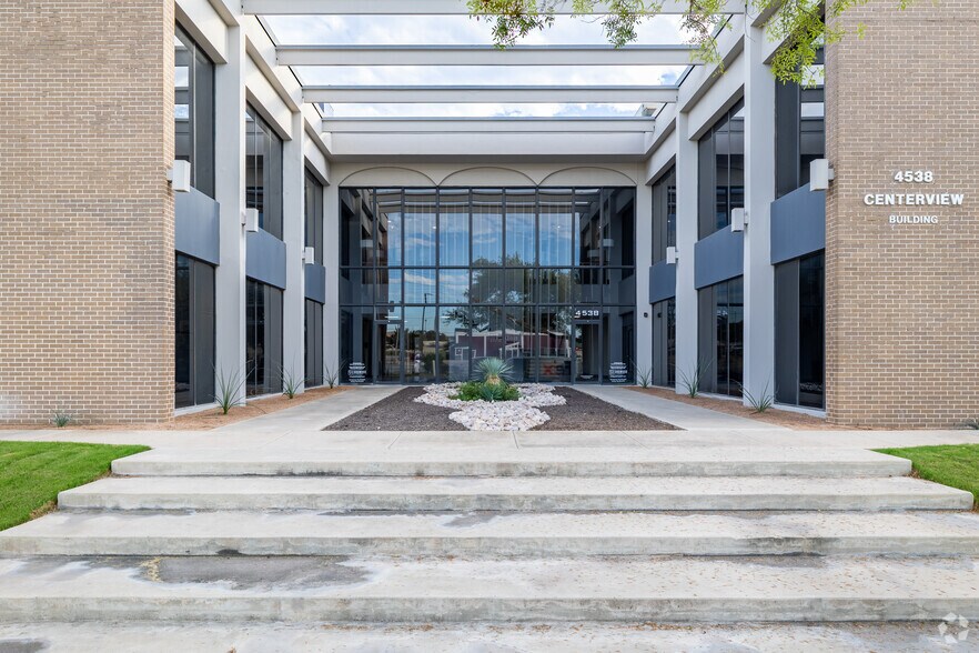 More Photos Of 4318 Woodcock Dr, San Antonio Office For Sale