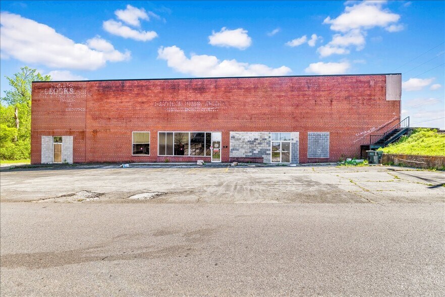 More Photos Of 2025-2027 Center Point Pky, Birmingham Freestanding For Sale