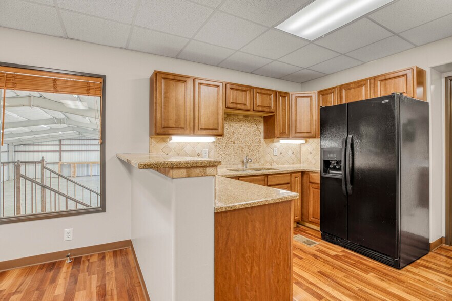 More Photos Of 5238 Evers Rd, San Antonio Warehouse For Sale