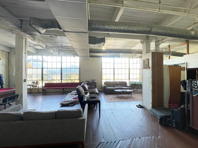 More Photos Of 316 Peters St SW, Atlanta Warehouse For Sale