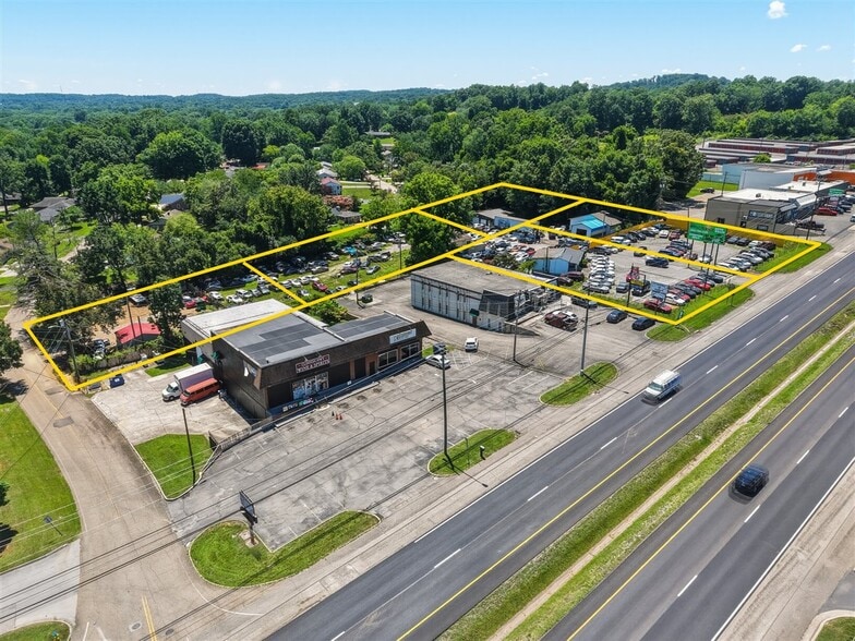 More Photos Of 5855 Clinton Hwy, Knoxville Auto Dealership For Sale