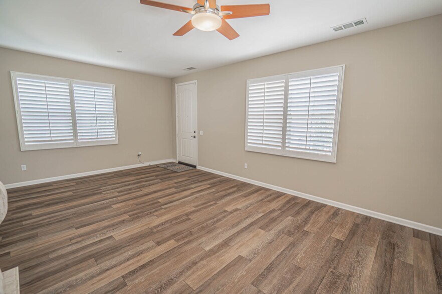 More Photos Of 26266 Prima Way, Santa Clarita Specialty For Lease