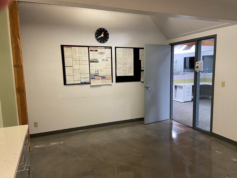 More Photos Of 2170-2180 Dwight Way, Berkeley Light Distribution For Lease