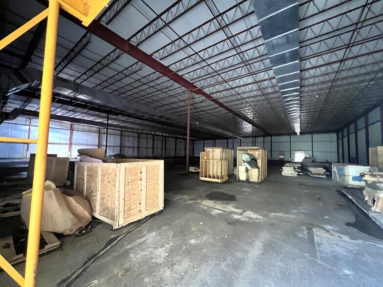 More Photos Of 401 Bingham, Ozark Warehouse For Sale