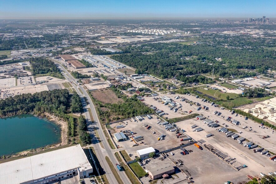 More Photos Of 6409 Mesa Dr, Houston Truck Terminal For Lease