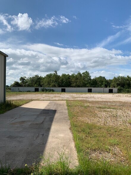 More Photos Of 12841 Highway 90, Beaumont Warehouse For Lease