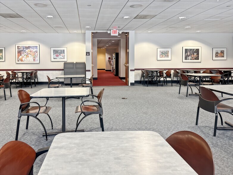 More Photos Of 1333 Burr Ridge Pky, Burr Ridge Coworking Space