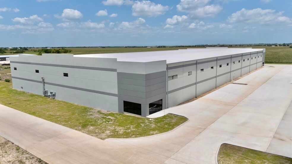 Primary Photo Of 21827 US-79 Hwy, Taylor Distribution For Sale