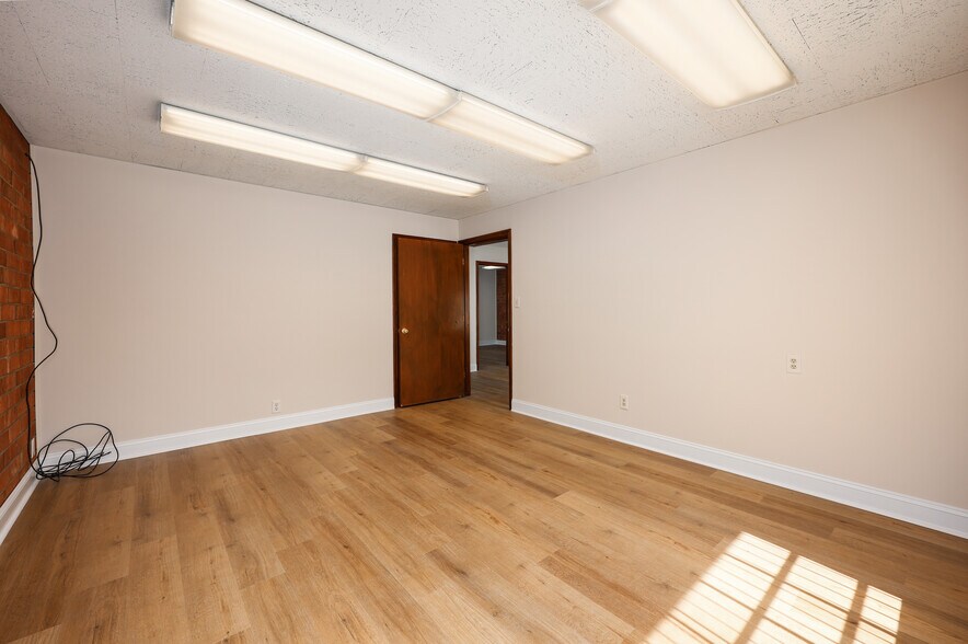 More Photos Of 316 S Eugene St, Greensboro Office For Sale