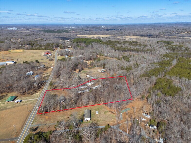 More Photos Of 5513 NC Highway 700, Eden Flex For Sale