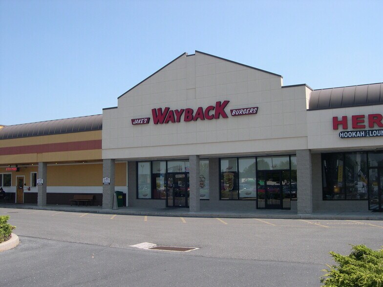 More Photos Of 105 Gateway Sq, Mechanicsburg Unknown For Lease