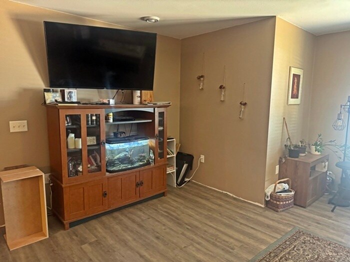 More Photos Of 207 N Washington St, Thorp Storefront Retail Residential For Sale