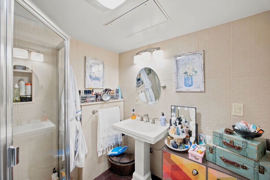 More Photos Of 332 Manhattan Ave, Brooklyn Apartments For Sale